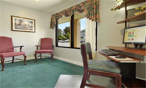 Days Inn By Wyndham Enterprise - Click Find 13