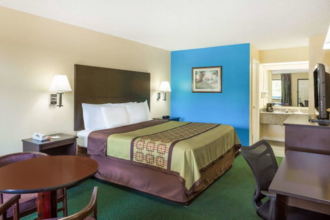 Days Inn By Wyndham Enterprise - Click Find 6