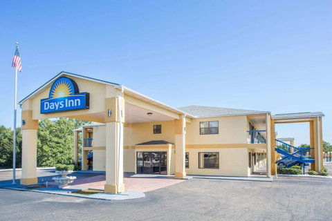 Days Inn By Wyndham Enterprise - Click Find 0