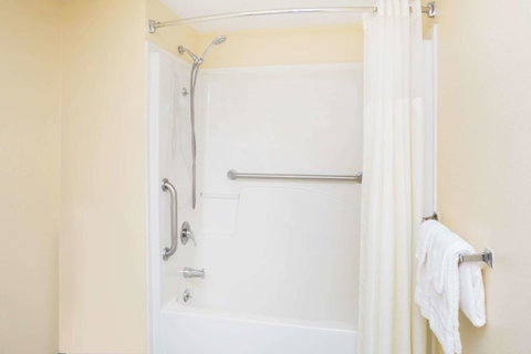 Days Inn By Wyndham Enterprise - Click Find 21