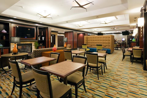 Holiday Inn Express Hotel & Suites Mobile Saraland - Bet 4u 7