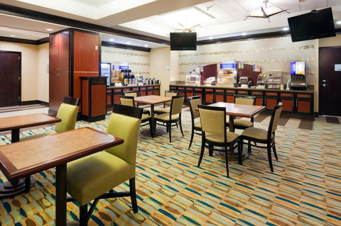 Holiday Inn Express Hotel & Suites Mobile Saraland - Bet 4u 4