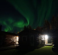 Pike's Waterfront Lodge