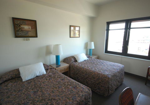 Sockeye Inn - Click Find 12