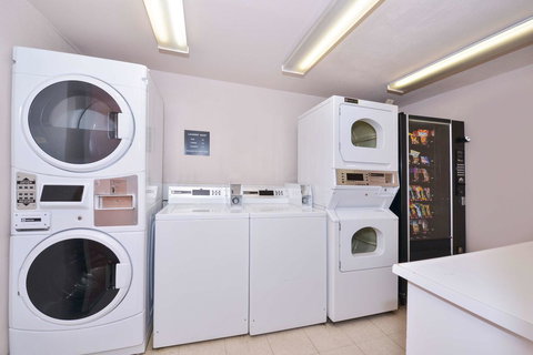 Best Western Plus King's Inn And Suites - Bet 4u 16