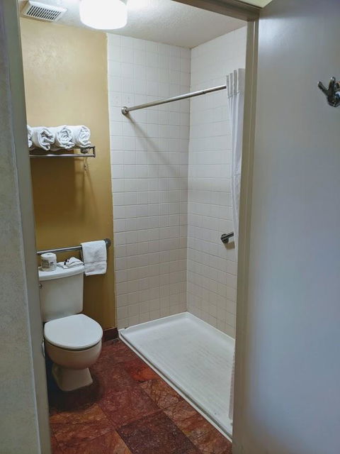 Days Inn By Wyndham Bullhead City - Bridge Guide 12