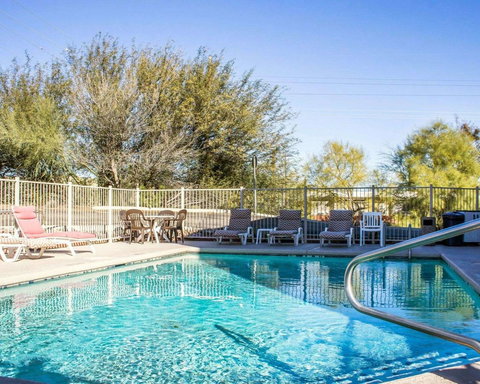 Comfort Inn Green Valley I-19 - Bet 4u 31