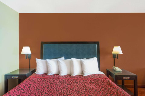 Days Inn By Wyndham Buckeye - Bet 4u 6