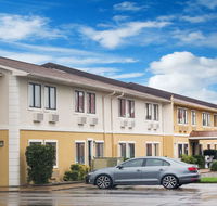 Super 8 by Wyndham Jonesboro