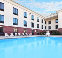 Holiday Inn Express  Suites Pine Bluff/Pines Mall