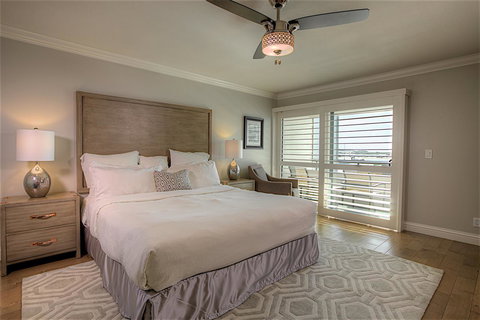 456 Embarcadero Inn & Suites - Click Find 30