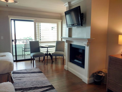 456 Embarcadero Inn & Suites - Click Find 24