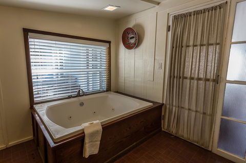 Inn At Schoolhouse Creek - Click Find 3