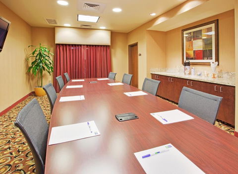 Holiday Inn Express Hotel & Suites Atascadero - Click Find 24