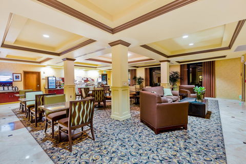 Holiday Inn Express Hotel & Suites Atascadero - Click Find 17