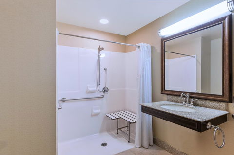 Holiday Inn Express Hotel & Suites Atascadero - Click Find 13