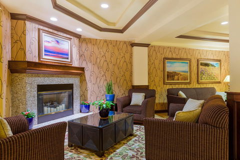 Holiday Inn Express Hotel & Suites Atascadero - Click Find 32