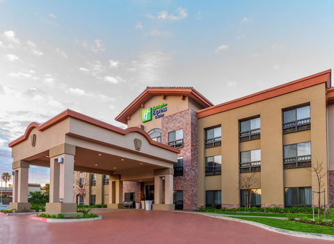 Holiday Inn Express Hotel & Suites Atascadero - Click Find 27
