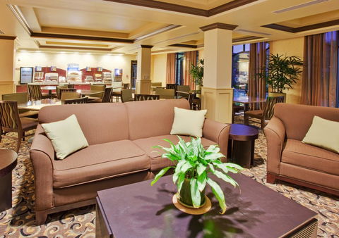 Holiday Inn Express Hotel & Suites Atascadero - Click Find 1