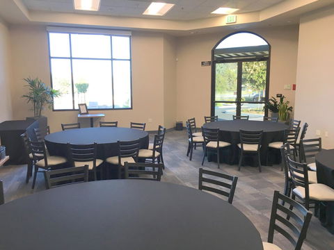 Holiday Inn Express Hotel & Suites Atascadero - Click Find 36