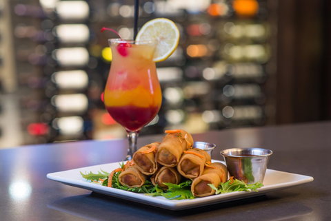 Holiday Inn Long Beach - Airport - Click Find 35