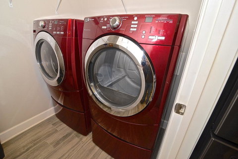 Park Avenue 109 Condo - Click Find 18