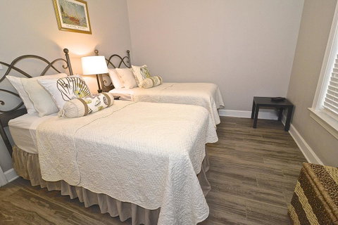 Park Avenue 109 Condo - Click Find 14