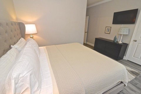 Park Avenue 109 Condo - Click Find 10