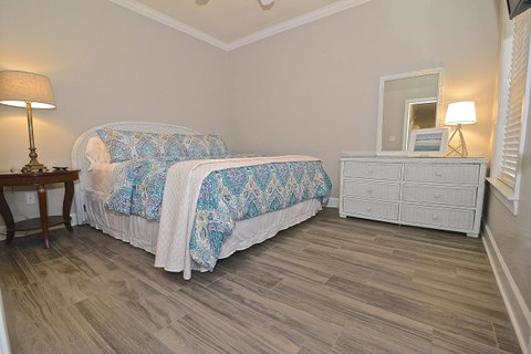 Park Avenue 109 Condo - Click Find 11