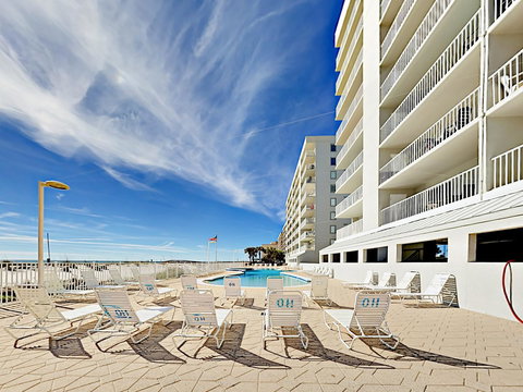 949 West Beach Condo - Bet 4u 11