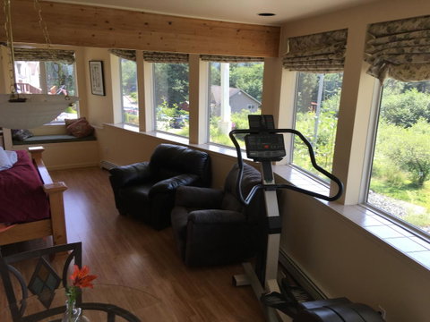Kelli Creek Cottage - Click Find 9