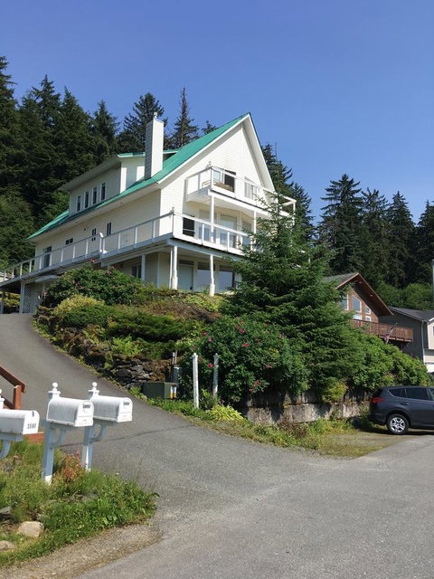 Kelli Creek Cottage - Click Find 1