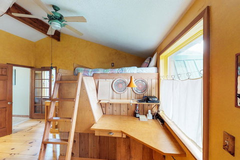 Alpina Cabin - Bet 4u 13