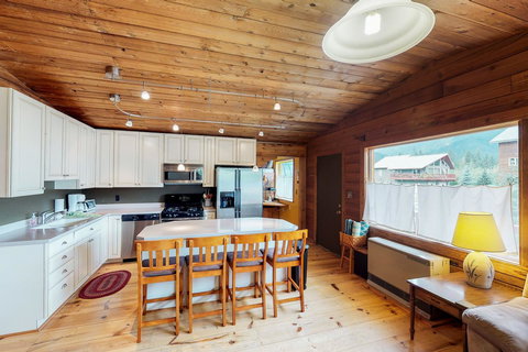 Alpina Cabin - Bet 4u 3