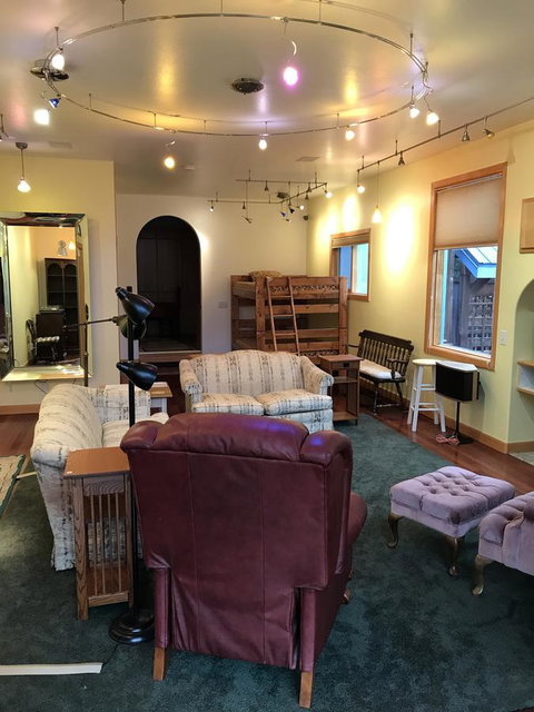 Girdwood Stained Glass B&B - Click Find 4