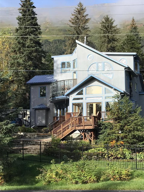Girdwood Stained Glass B&B - Click Find 0