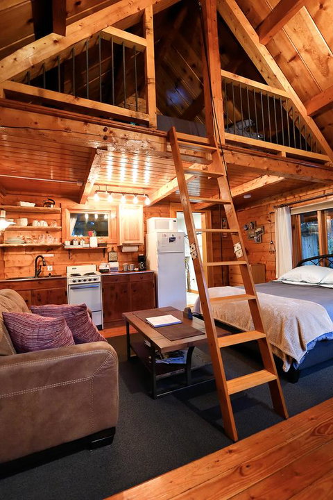 Glacier Cabin - Click Find 5