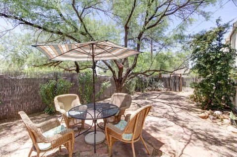 Private Southwestern Style Casita - Click Find 23
