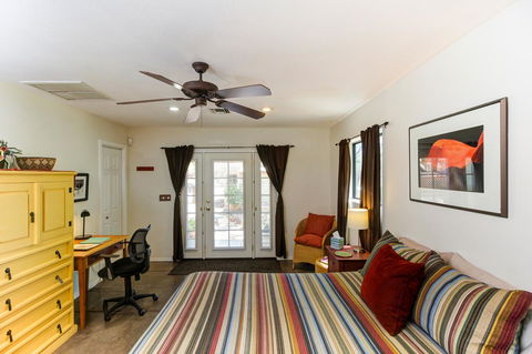 Private Southwestern Style Casita - Click Find 16