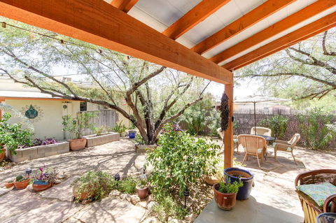 Private Southwestern Style Casita - Click Find 17