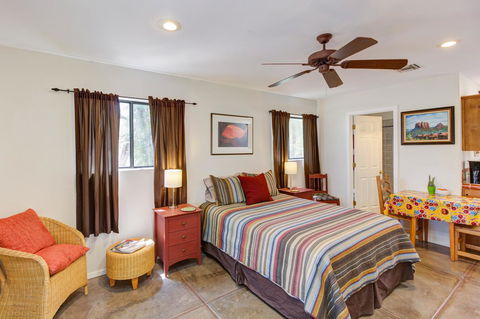 Private Southwestern Style Casita - Click Find 6