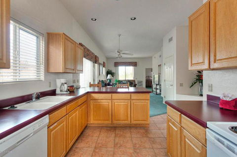Captivating Townhouse In Green Valley - Bet 4u 4