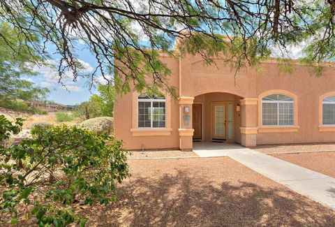 Captivating Townhouse In Green Valley - Bet 4u 0