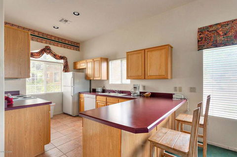 Captivating Townhouse In Green Valley - Bet 4u 1