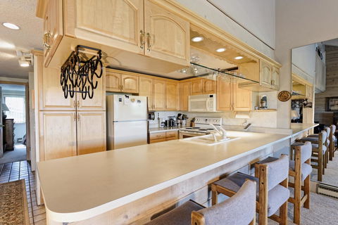 55 Upper Woodbridge Rd Unit F-4 Condo - Click Find 21