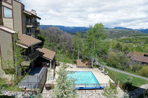 55 Upper Woodbridge Rd Unit F-4 Condo - Click Find 3