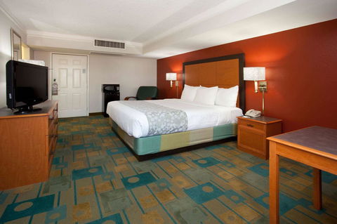 La Quinta Inn By Wyndham Denver Central - Click Find 6