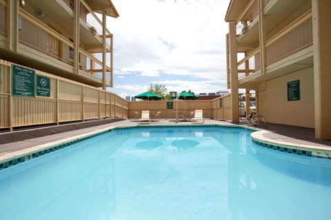La Quinta Inn By Wyndham Denver Central - Click Find 9
