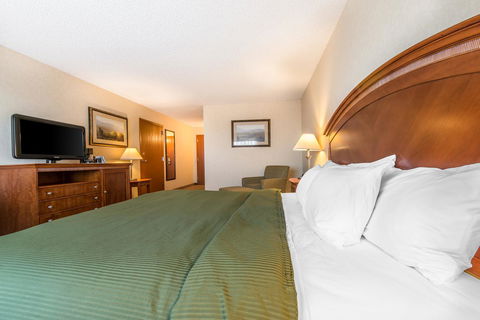 Baymont By Wyndham Fort Morgan - Click Find 12