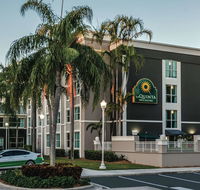 La Quinta by Wyndham Plantation at SW 6th St